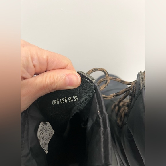 Hunter Original Short Quilted Lace-Up Boots in Navy women’s size 8 - Picture 6 of 7